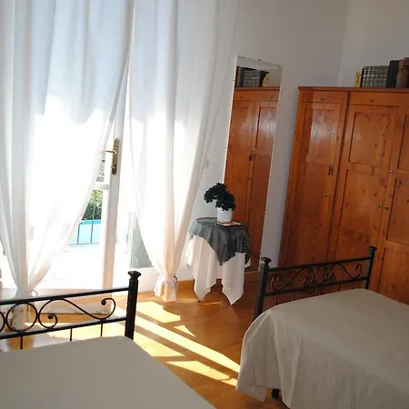 Sei Cipressi